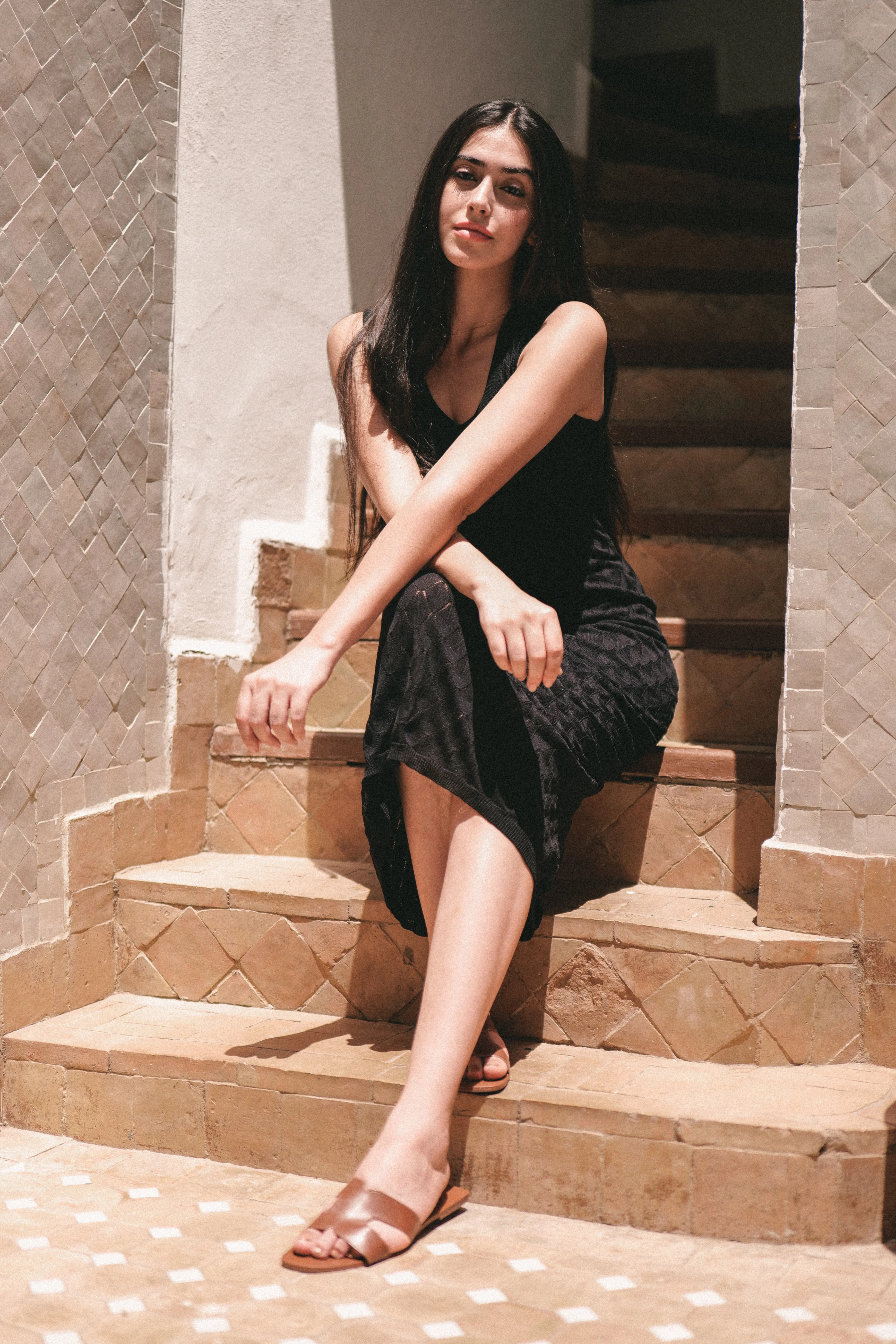 ADRIANNA SLEEVELESS LONG KNIT DRESS (BLACK) - Image 3