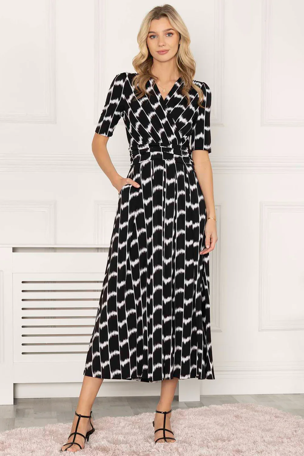AKAYLA JERSEY MAXI DRESS (BLACK GEO) - Image 3