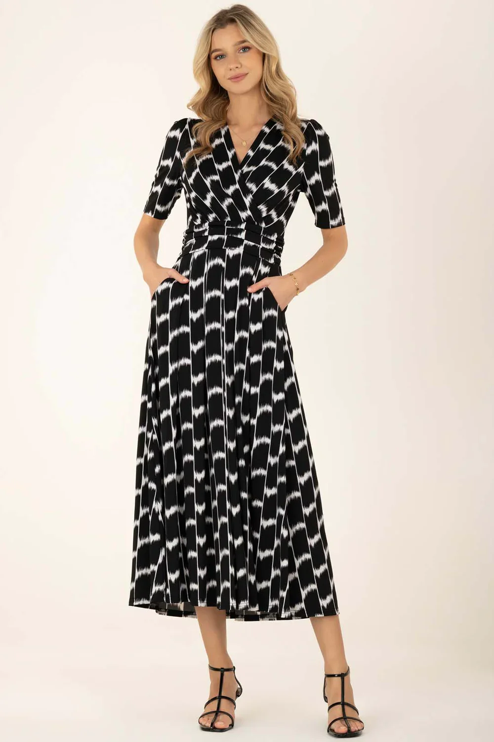 AKAYLA JERSEY MAXI DRESS (BLACK GEO) - Image 7