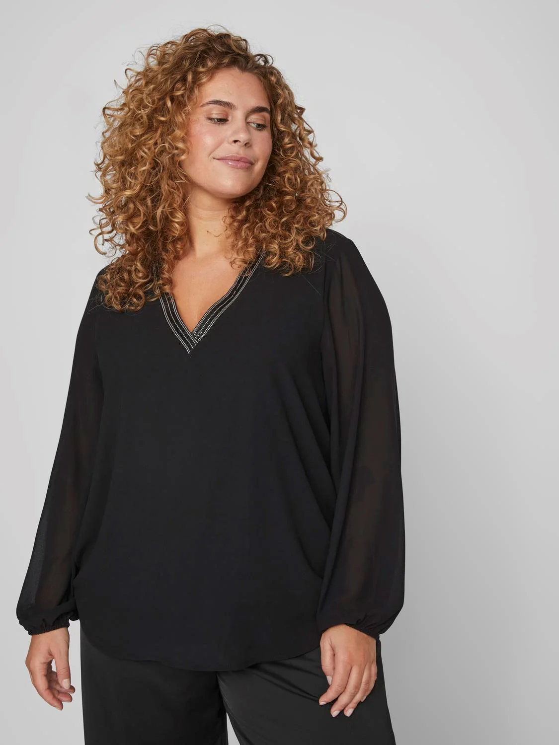 Anlis V-Neck Top (Black) - Image 3