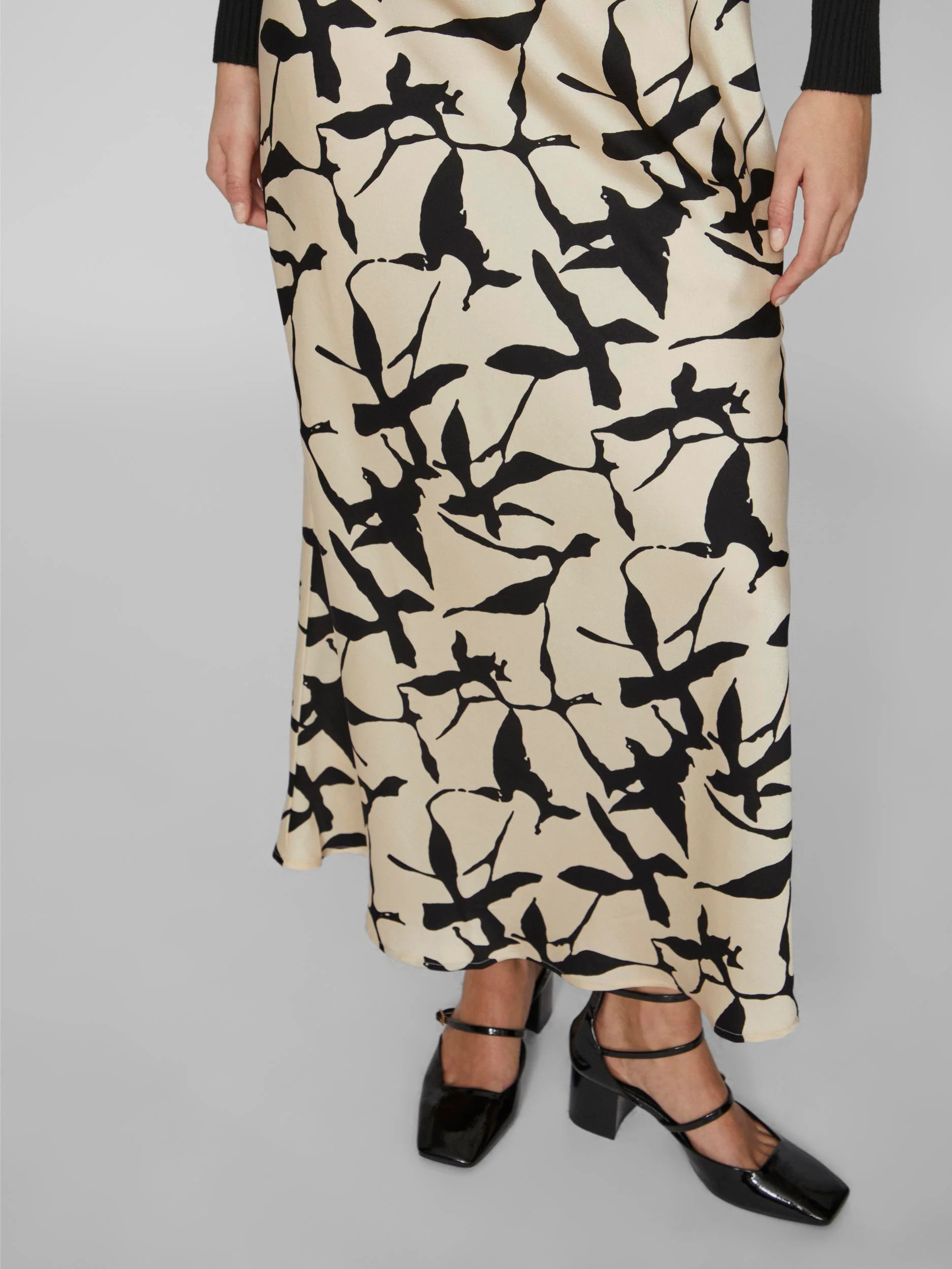 ASTRID MIDI SKIRT (BIRCH/BLACK) - Image 4