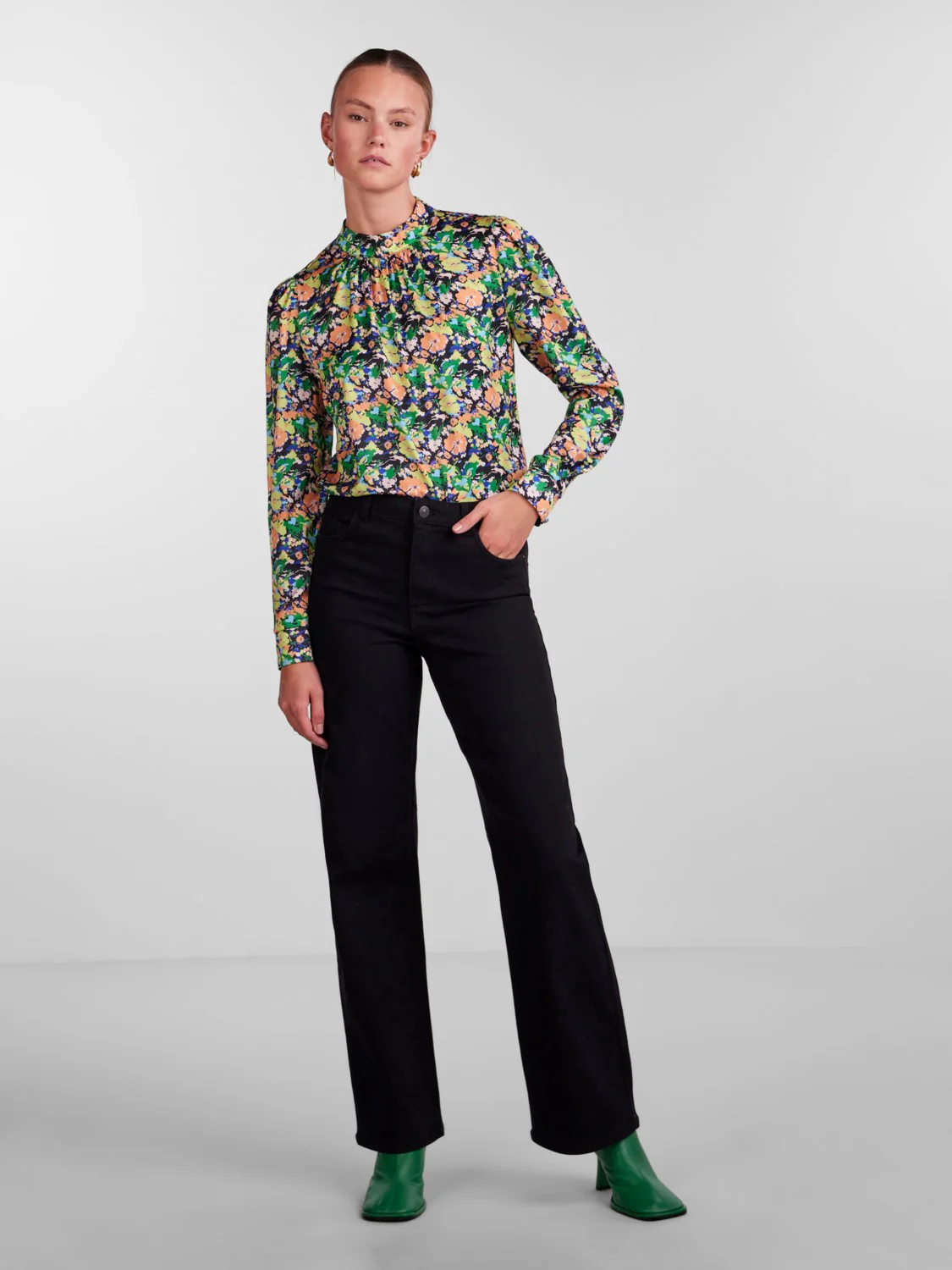 Avina Blouse (Black MULTI FLOWERS) - Image 2