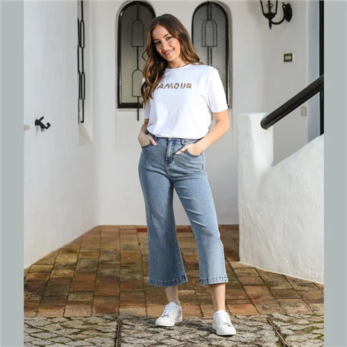 BERNIE CROP FLARE JEANS - SHORT LEG (LIGHT BLUE) - Image 3