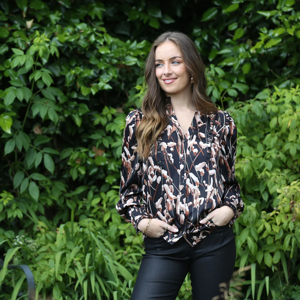 BRINA BLOUSE (BLACK) - Image 3
