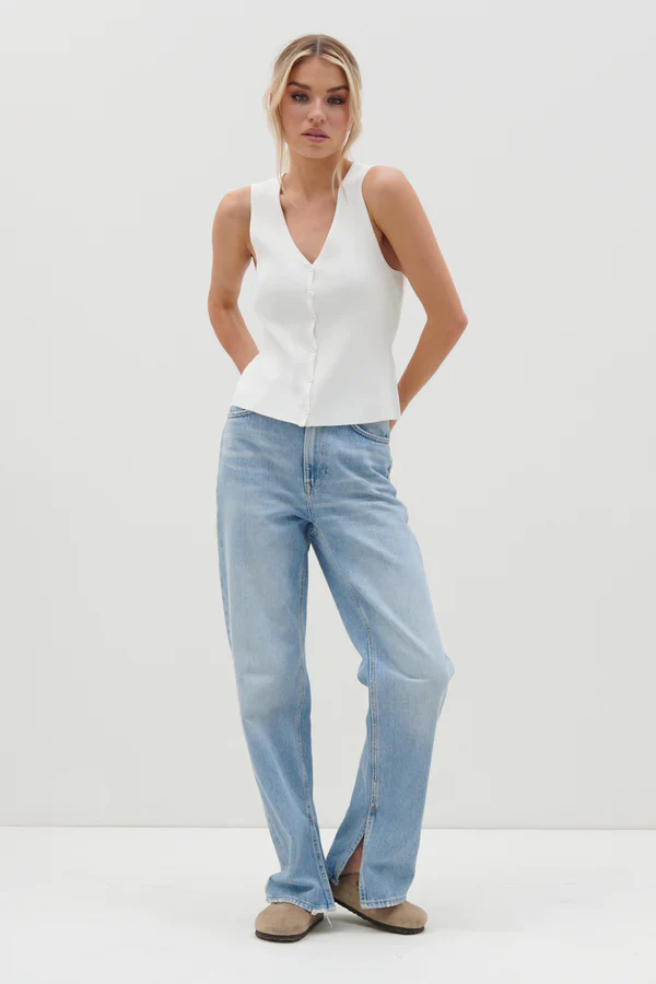 CASEY SLEEVELESS BUTTON TOP (CREAM)