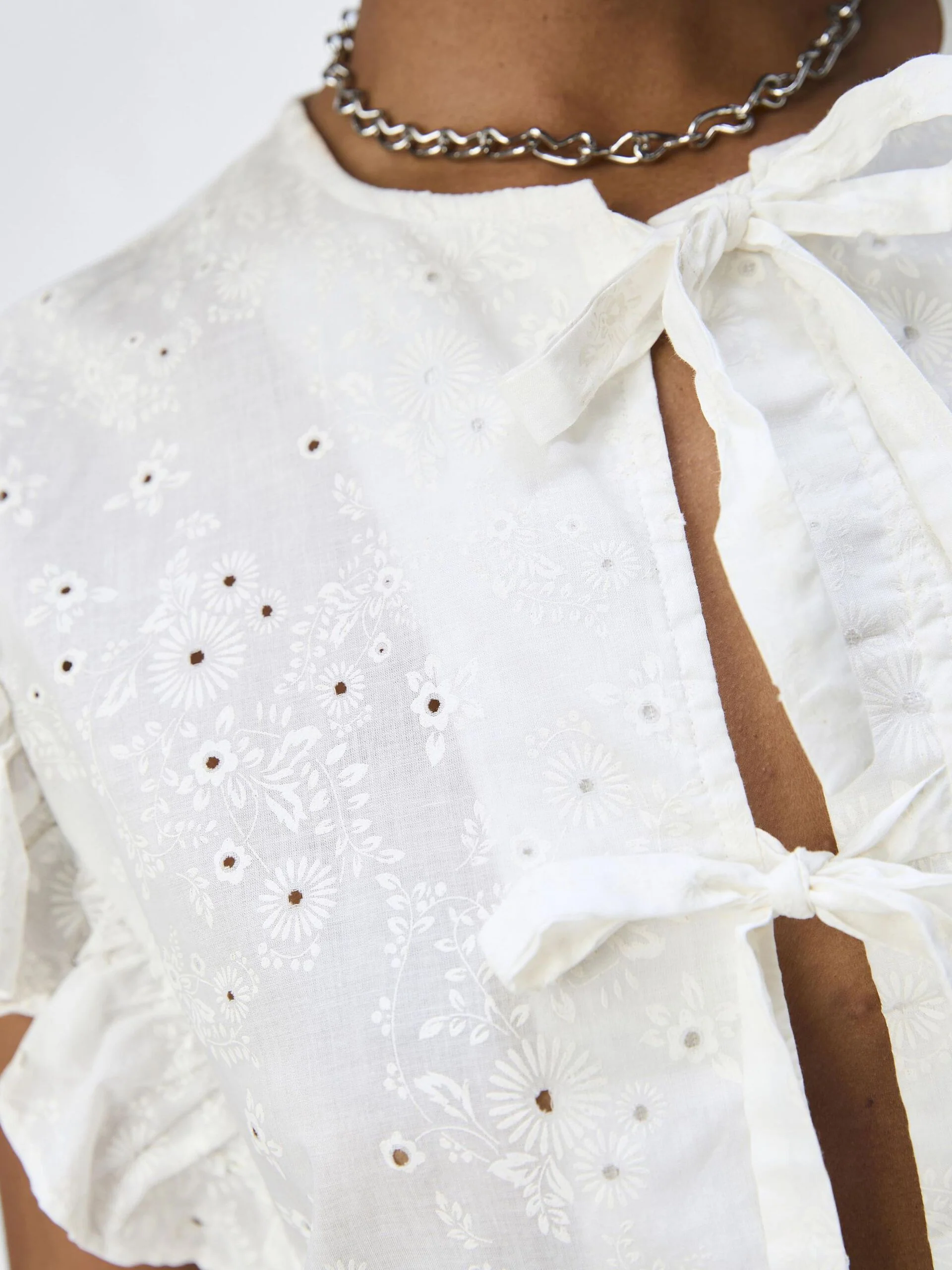 Cilla Sleeveless Ruffle Top (Cloud Dancer) - Image 3