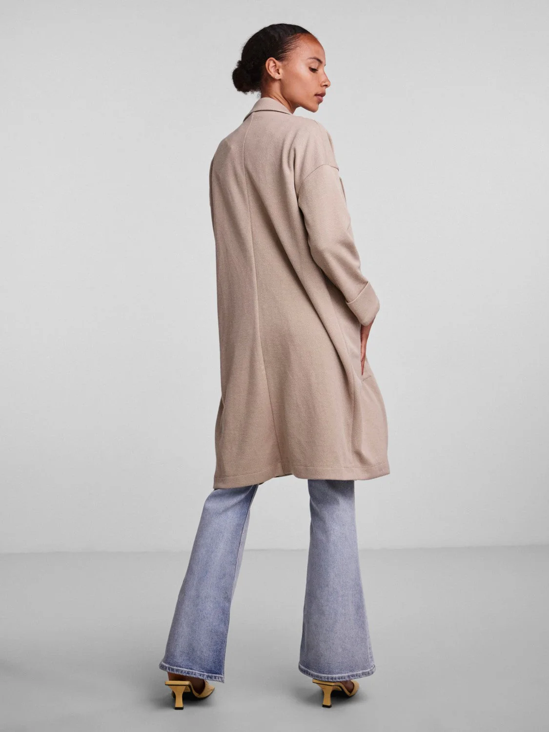 Dorita Coatigan (Silver Mink) - Image 3