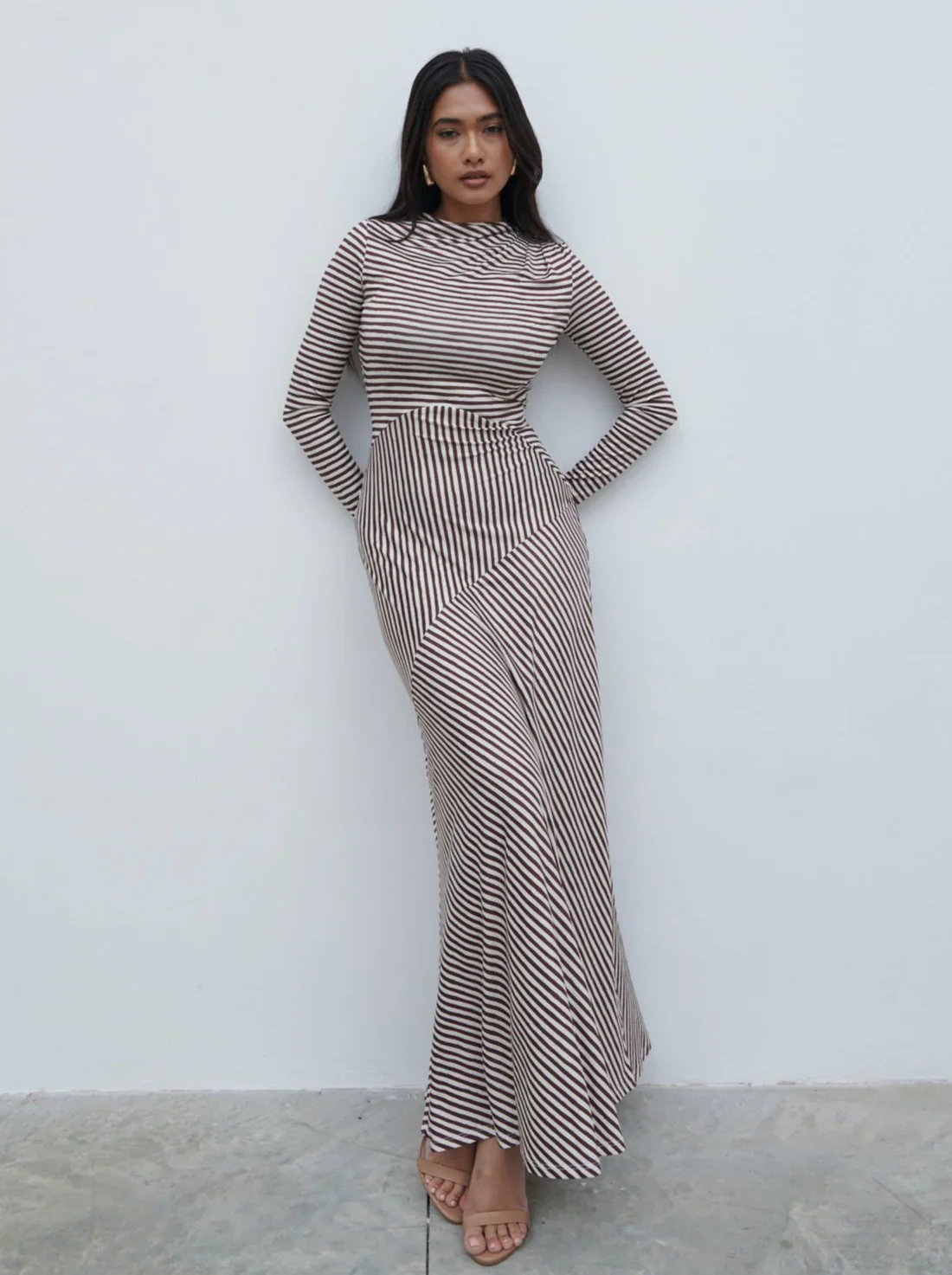 Delilah Asymmetric Jersey Maxi Dress (Brown/Cream)
