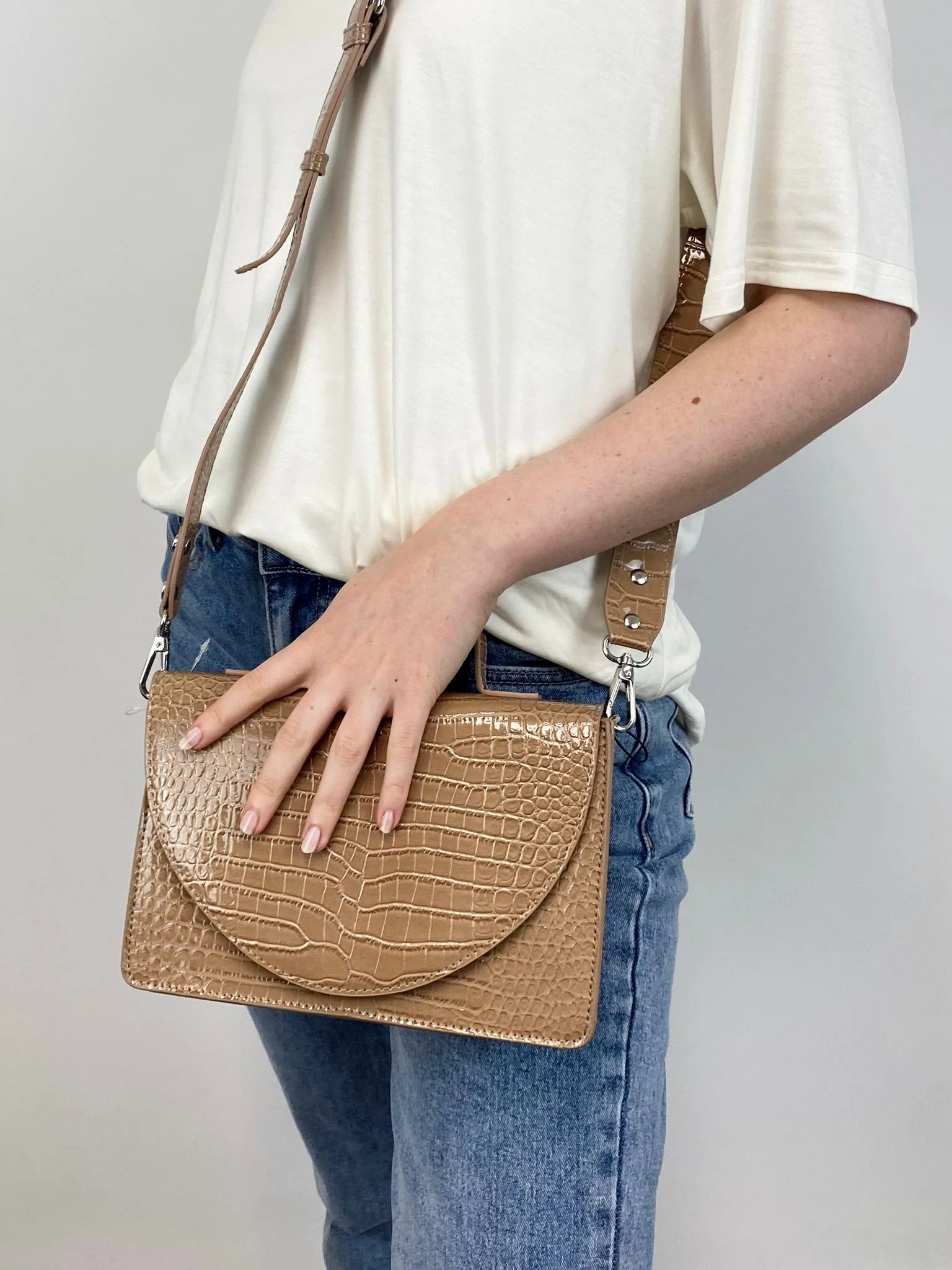 Edina Crossbody Bag (Various colours) - Image 5