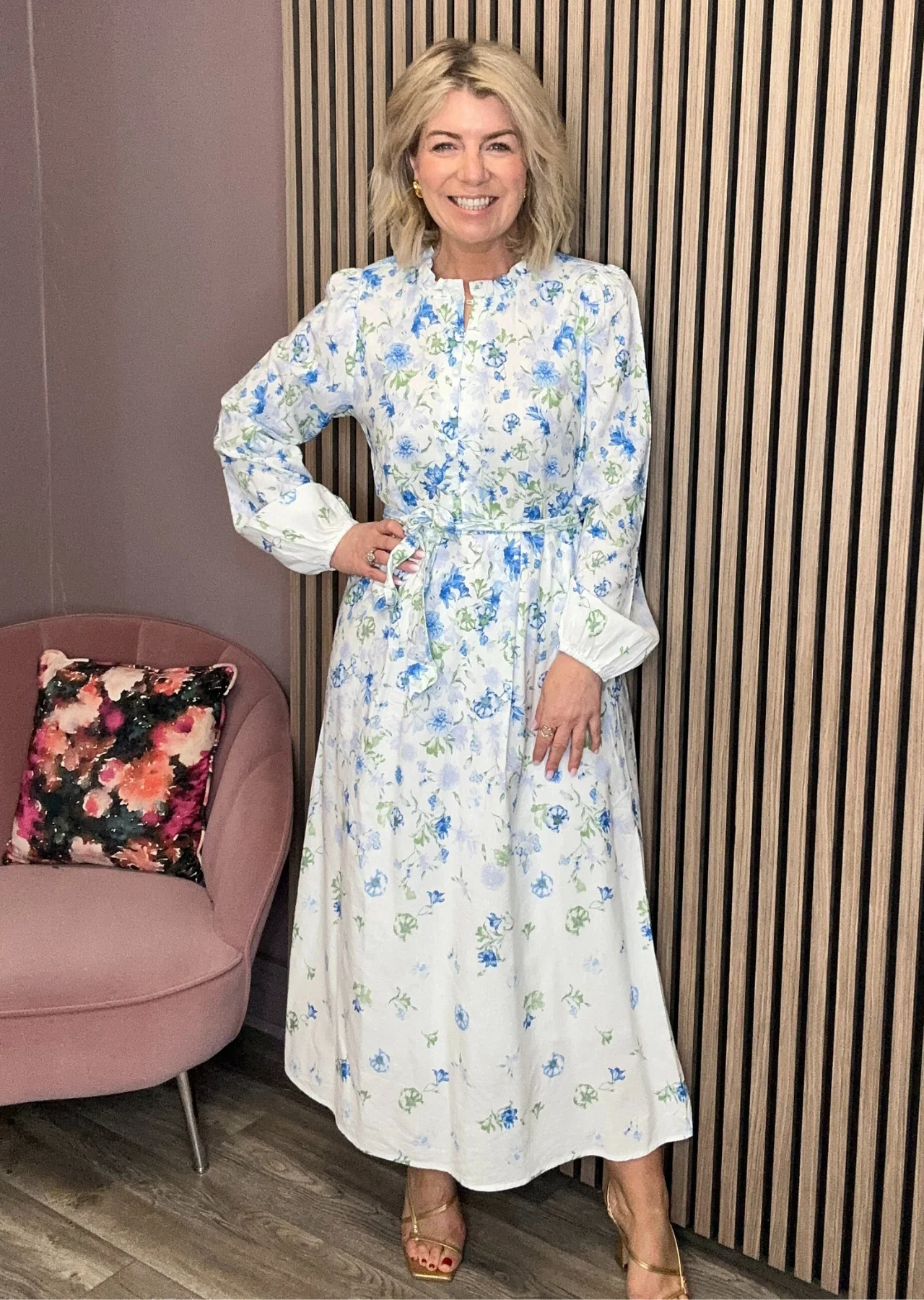 Erin Midi Dress (Snow White/Blue Flower)