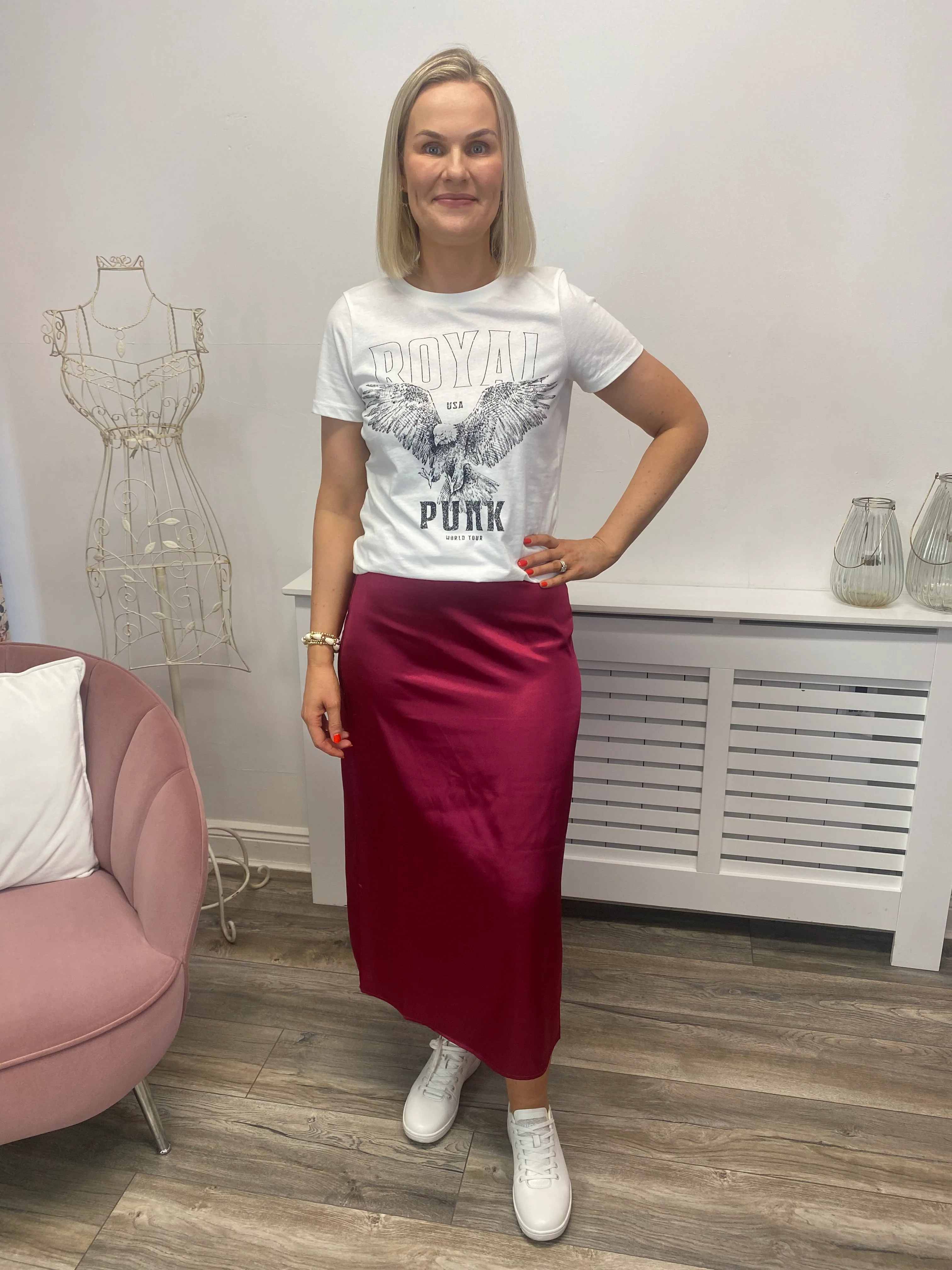 HIMA HIGH WAISTED SKIRT (BEET RED) - Image 2