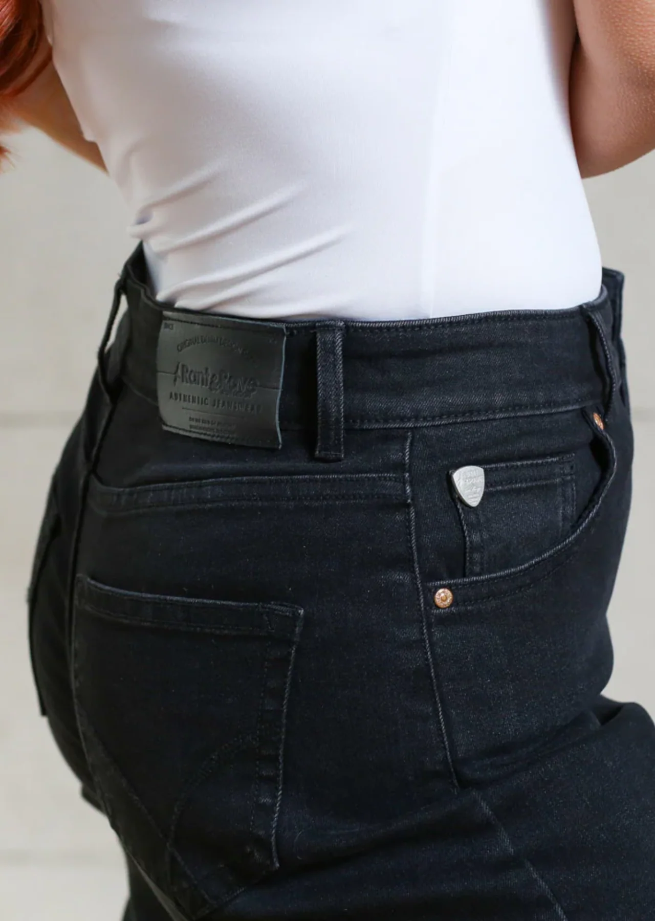 Kane Crop Mom Jeans Regular Leg (Black) - Image 3