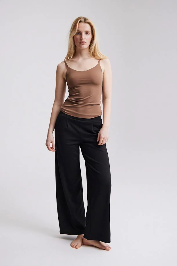 Kate Wide Leg Trousers (Black) - Image 2