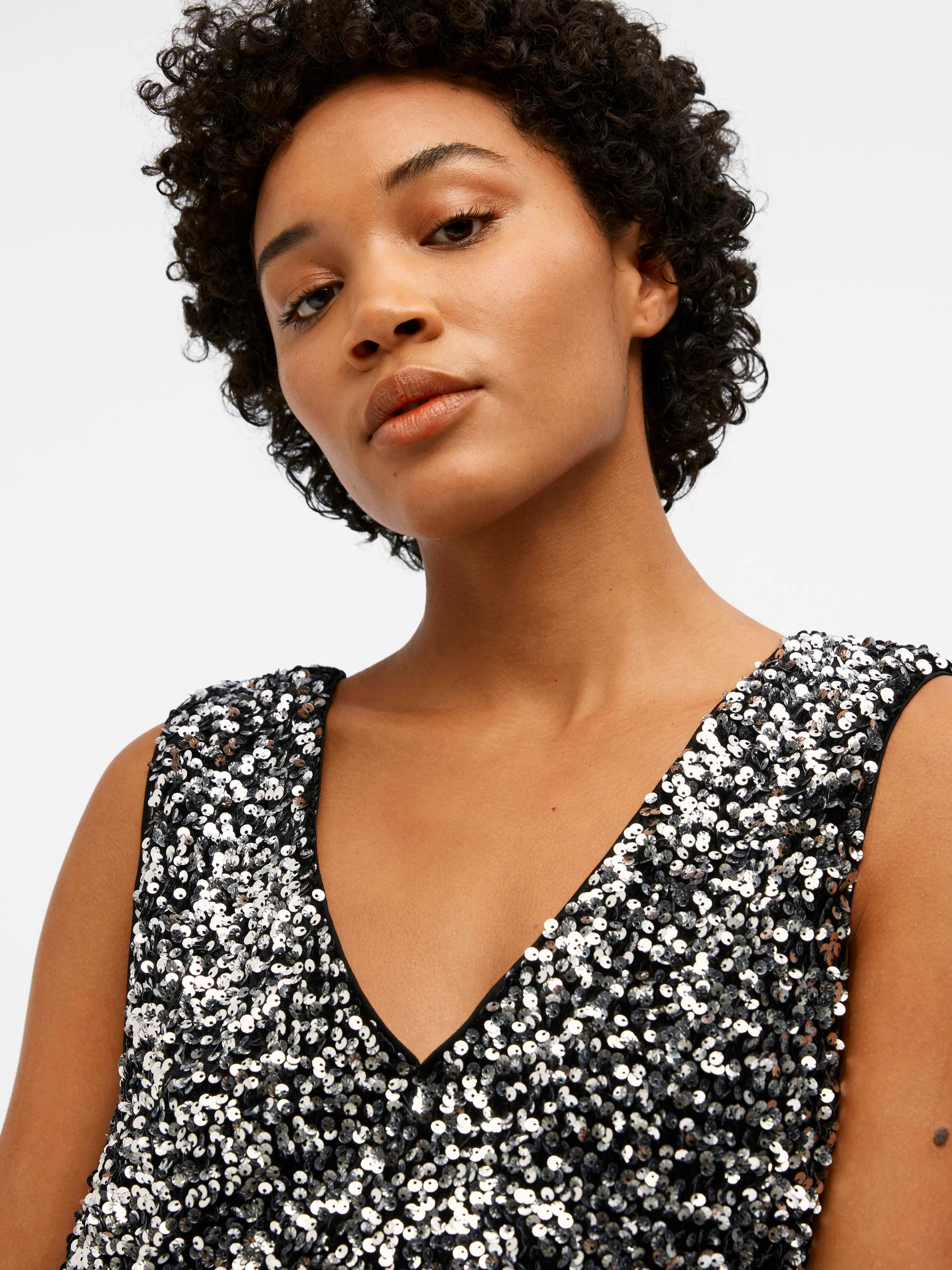 KINNE SEQUIN MINI DRESS (BLACK/SILVER) - Image 4
