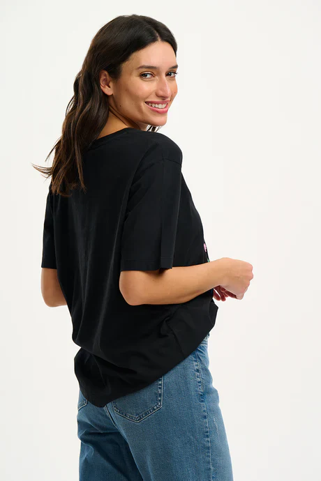 Kinsley Relaxed T-Shirt (Black, Tigers & Toucans) - Image 4