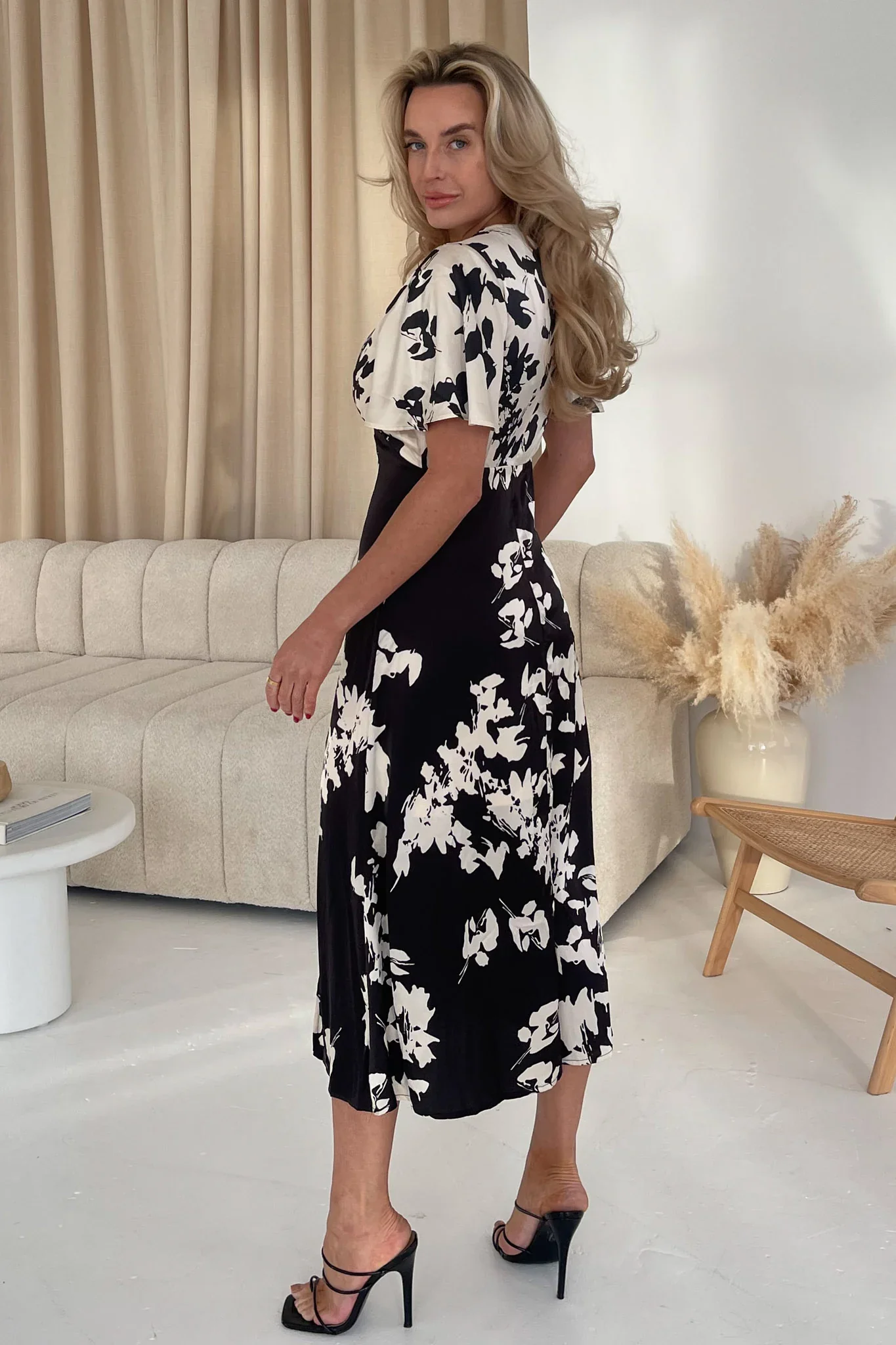 LEVI ANGEL SLEEVE SPLIT LEG MIDI DRESS (MONOCHROME) - Image 5