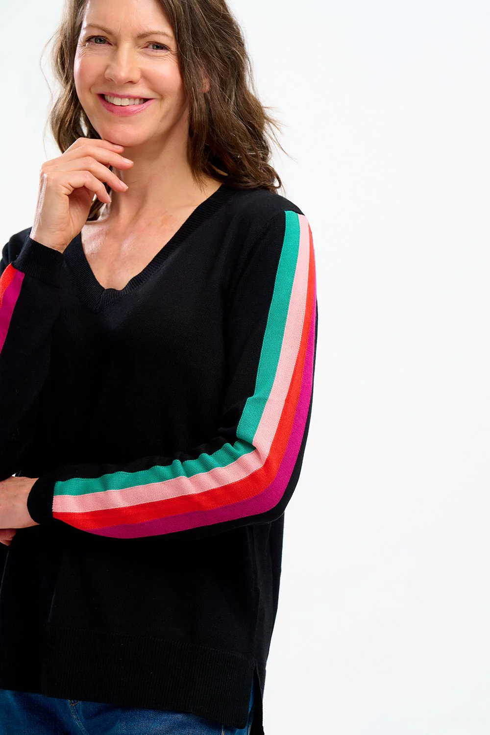 LIBBY V-NECK JUMPER (BLACK) - Image 7