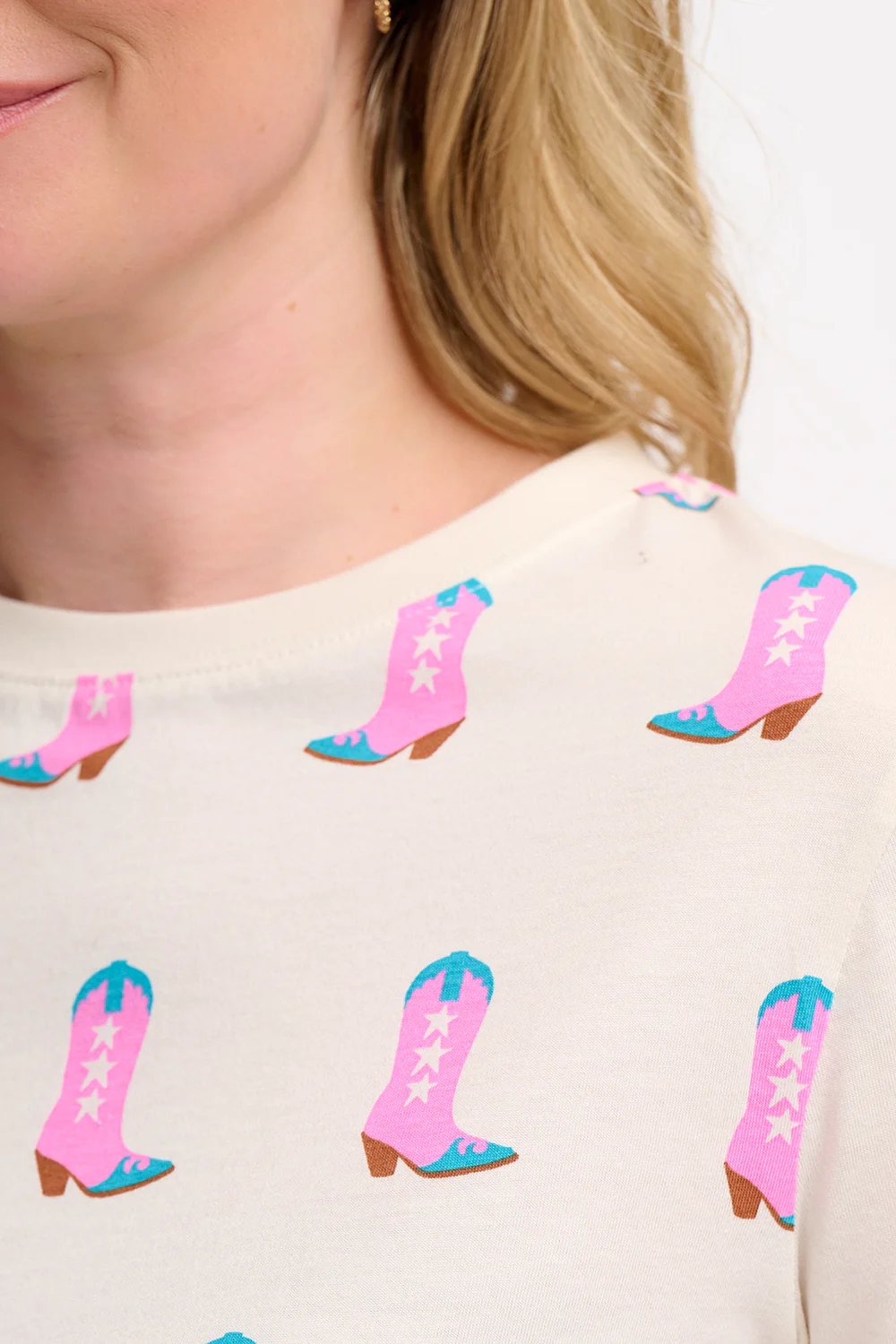 Maggie T-Shirt (Off White/Cowgirl Boots) - Image 3