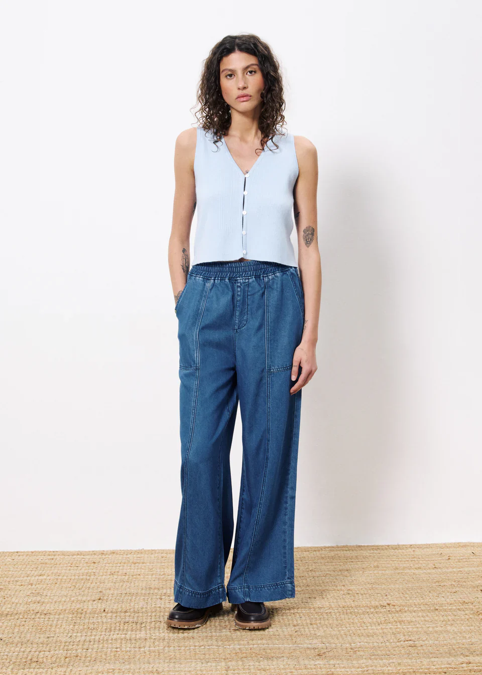 Maurane Sleeveless Top (Light Blue)