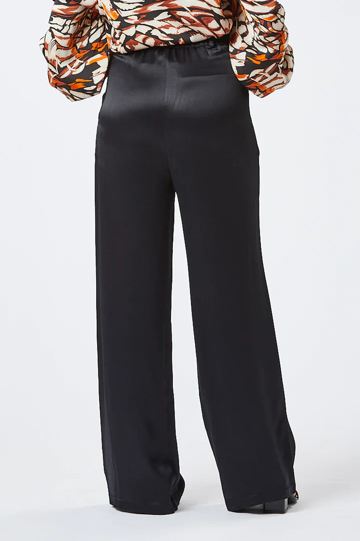 MIKA SATIN WIDE LEG TROUSERS (BLACK) - Image 7