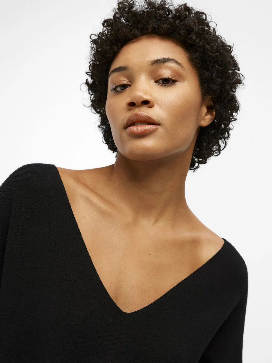 Rayna V-Neck Jumper (Black) - Image 4