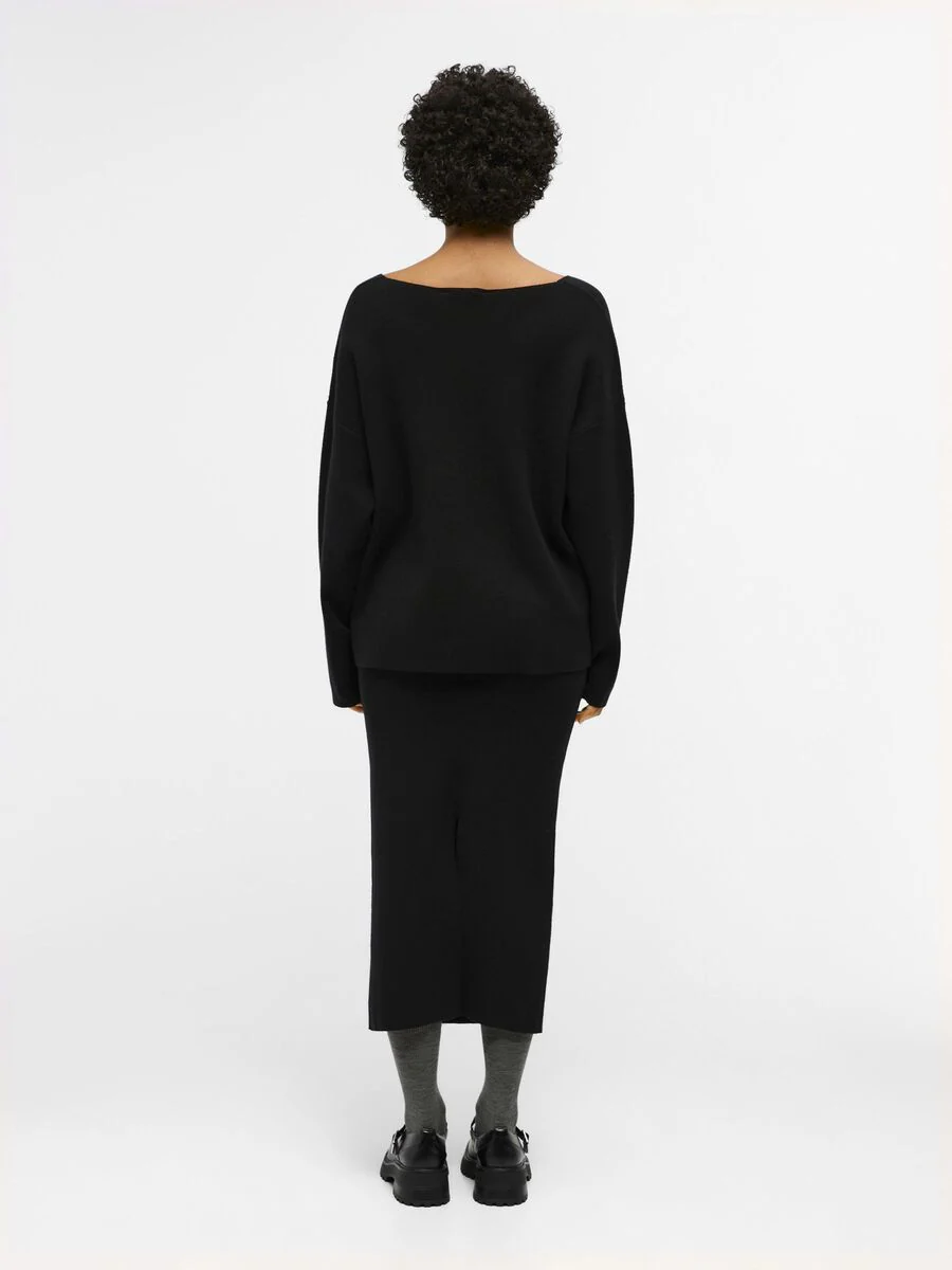 Rayna V-Neck Jumper (Black) - Image 5