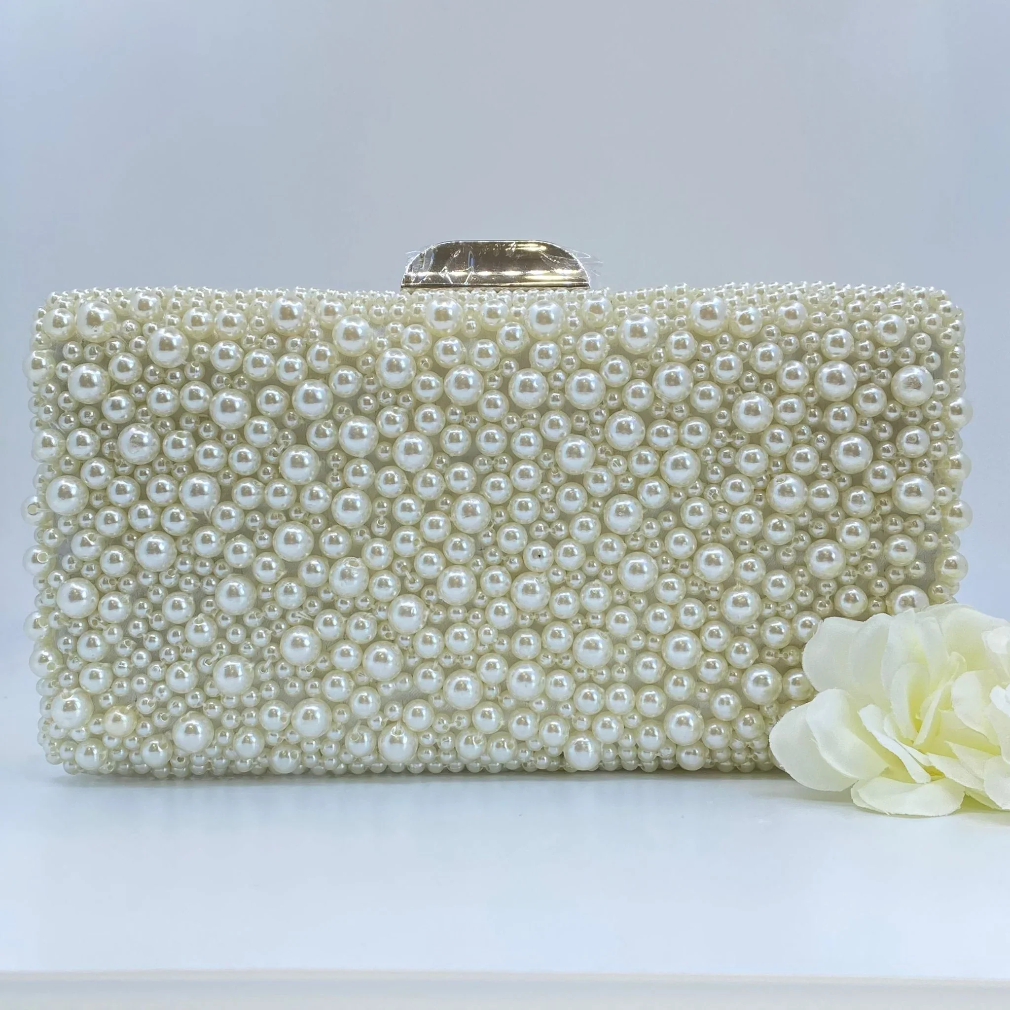 SALLY PEARL CLUTCH (SILVER) - Image 3