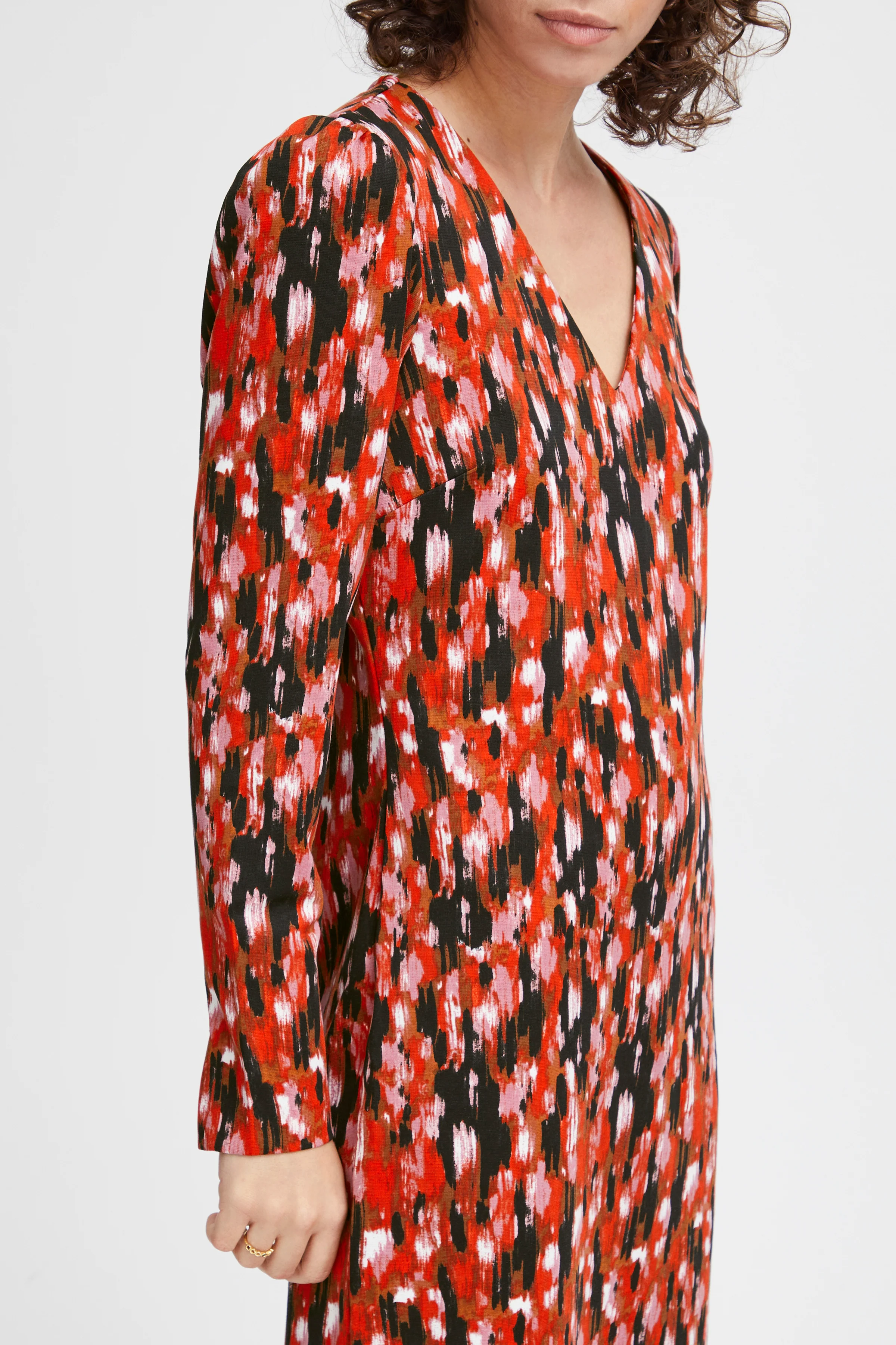 SUZZIE JERSEY DRESS (SUGAR ALMOND) - Image 6