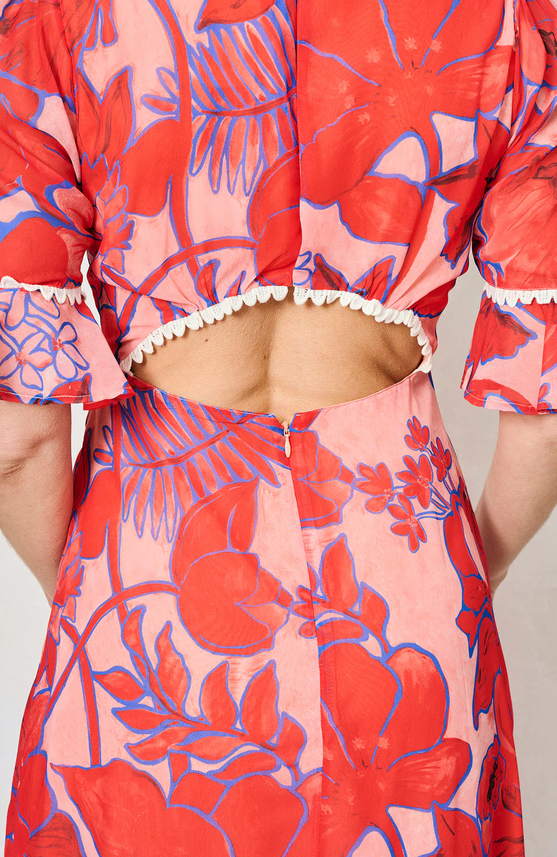 The Amaya Frill Sleeve Open Back Maxi Dress (Red) - Image 4