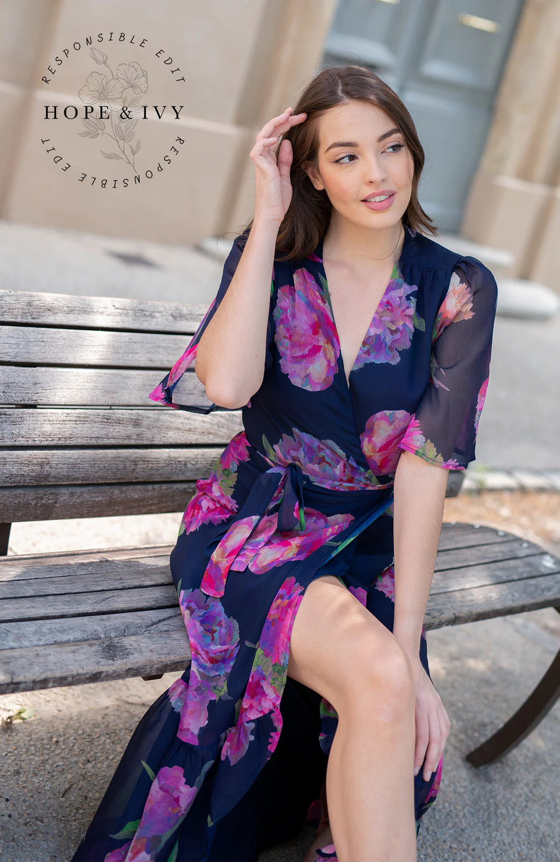 THE ASHIA FLUTTER SLEEVE MAXI WRAP DRESS (NAVY/PINK) - Image 4