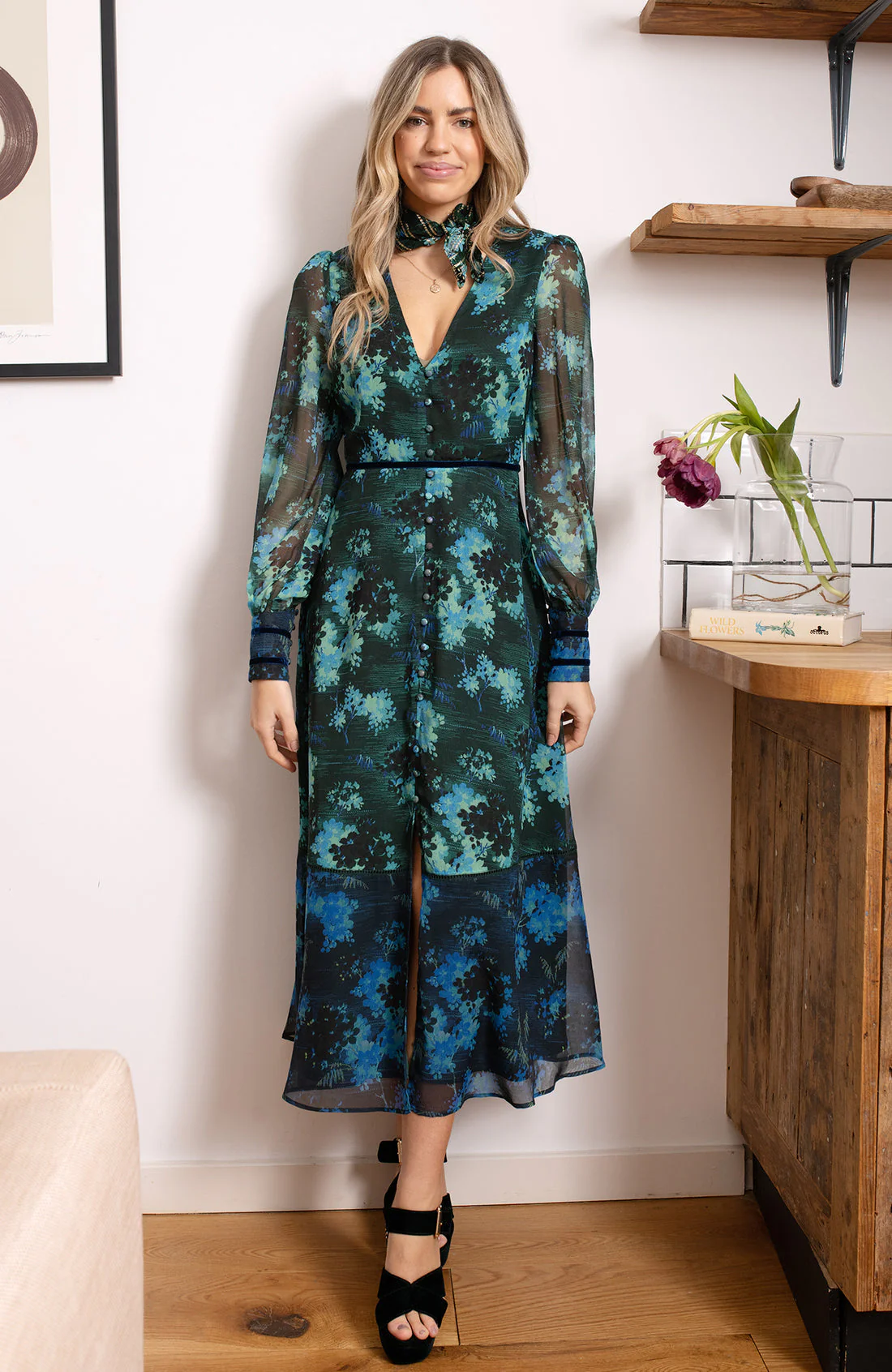 The Babette Contrast Print Button Front Midi Dress Curve - Image 7