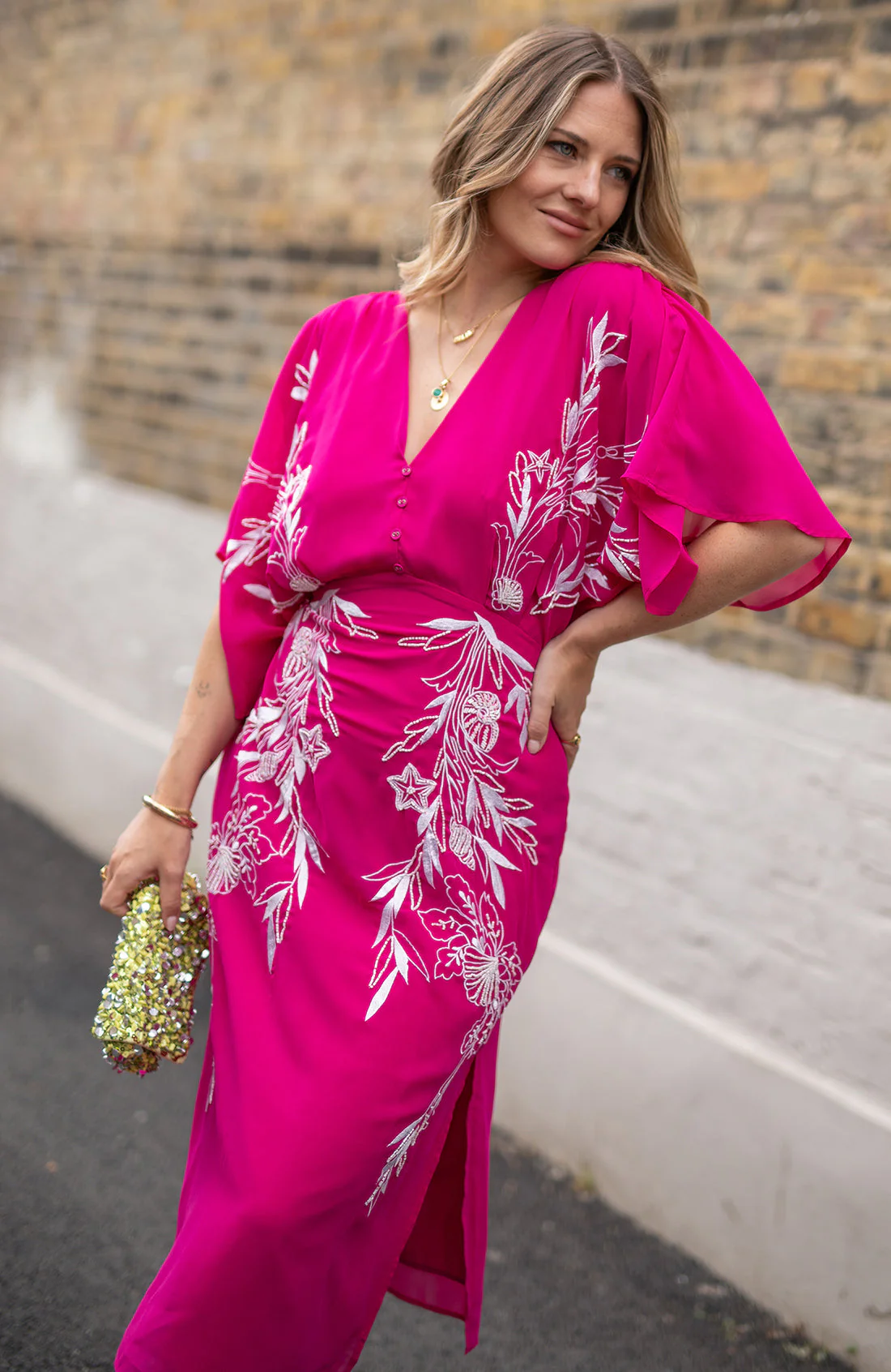 THE CHRISTINE EMBROIDERED FLUTTER SLEEVE PLUNGE NECK MIDI DRESS (PINK/WHITE) - Image 5