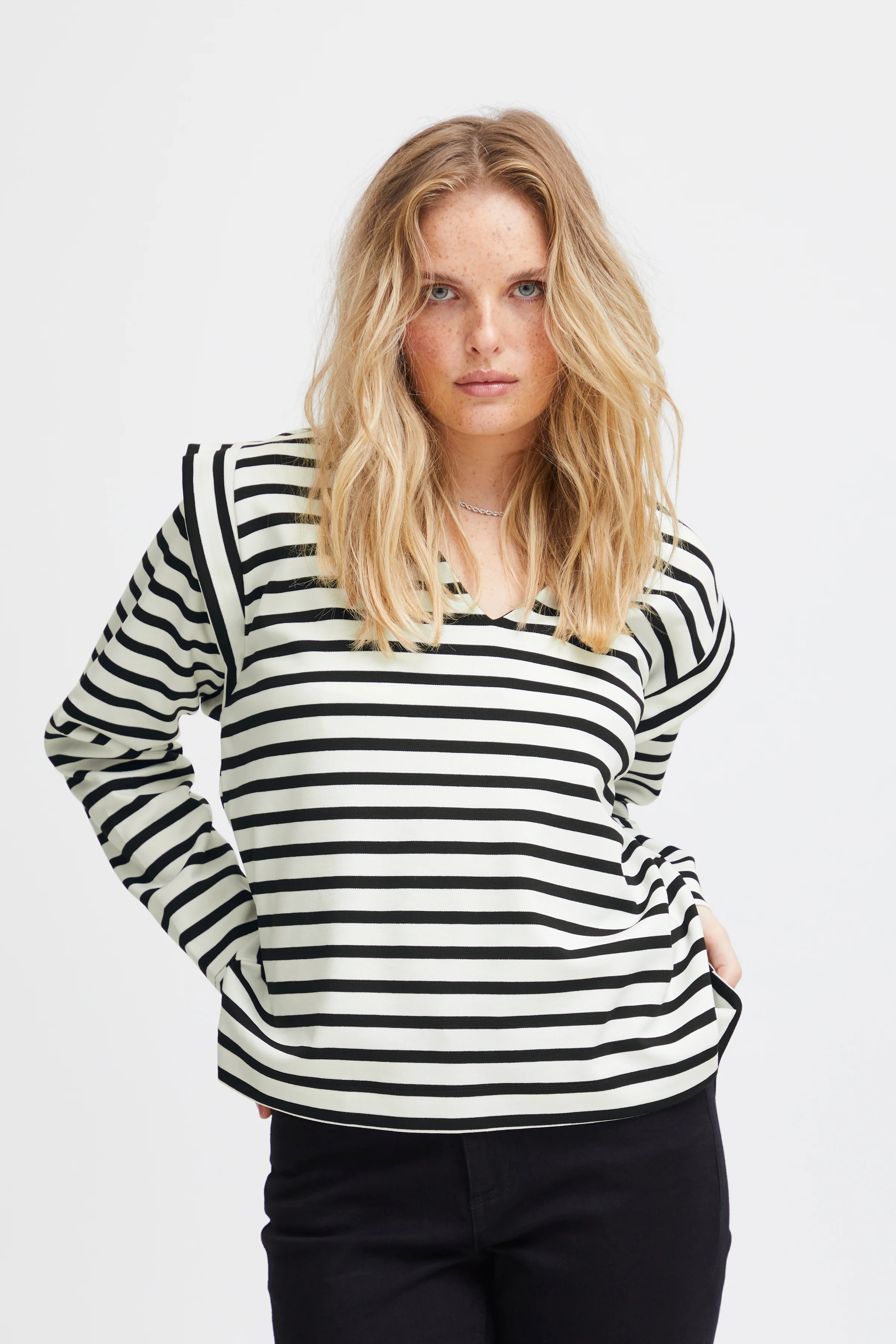 TIRA STRIPE TOP (BLACK/WHITE)