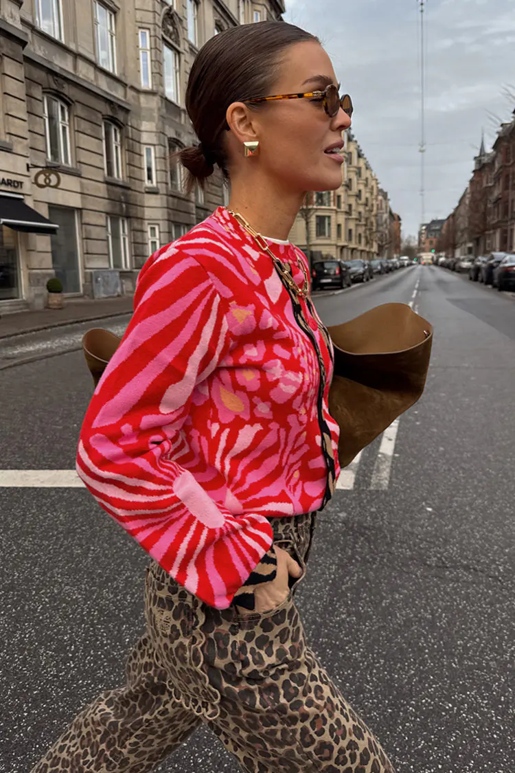 Valentina Cardigan (Animal) - Image 3