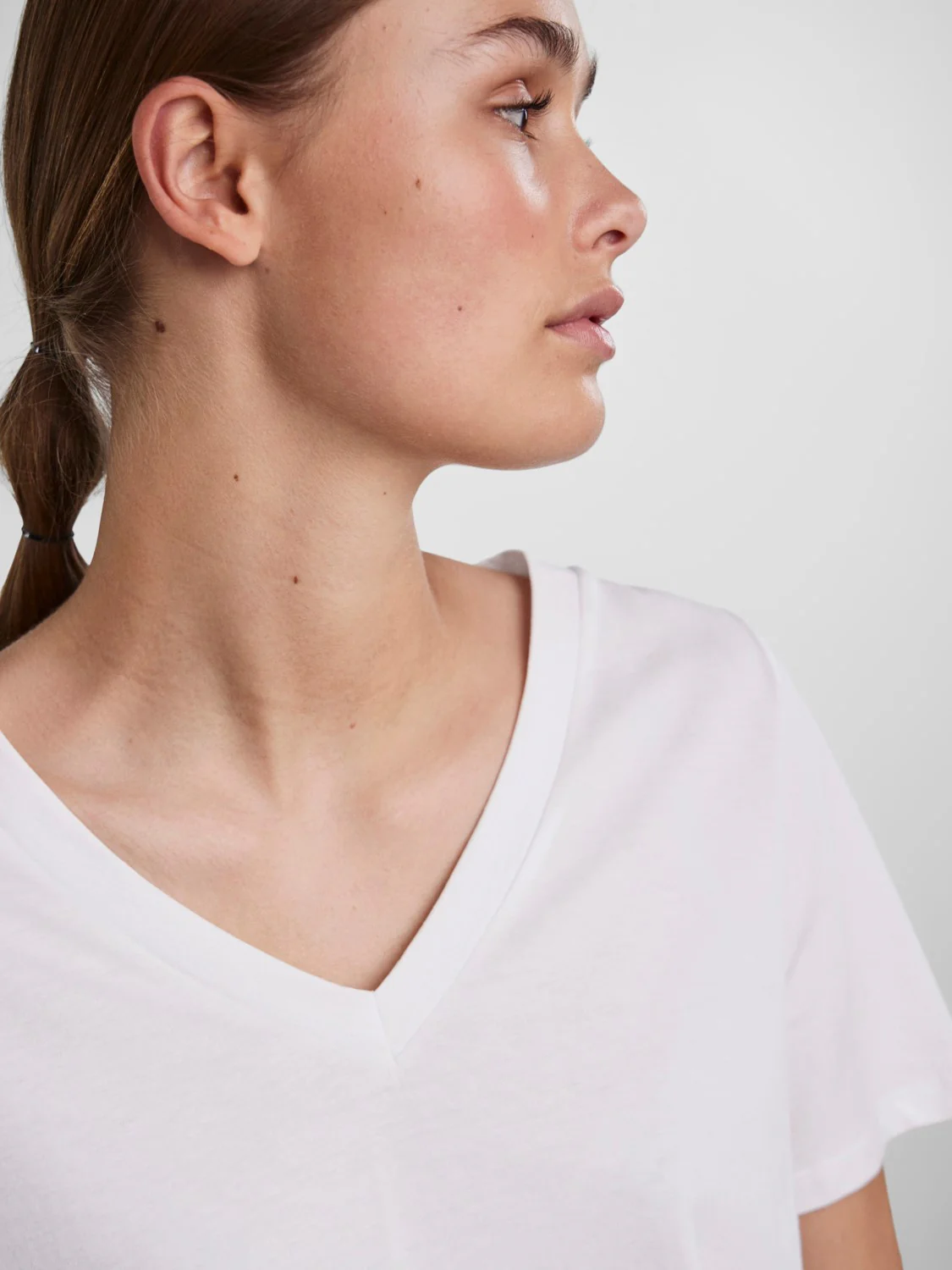 Vaya V-Neck T-Shirt (Bright White) - Image 3