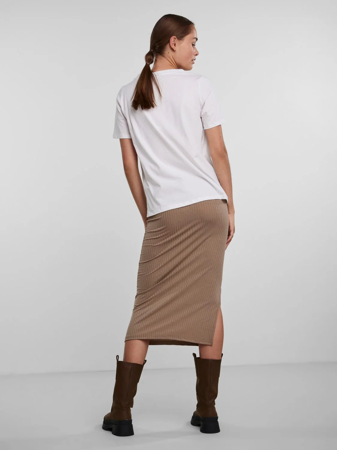 Vaya V-Neck T-Shirt (Bright White) - Image 4