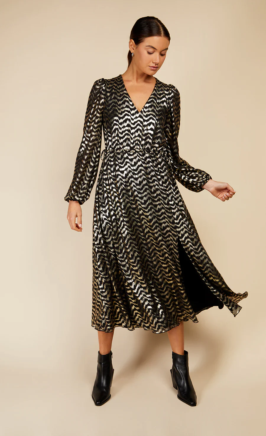 VEDA BLACK FOIL PRINT DRESS (BLACK/GOLD - Image 4