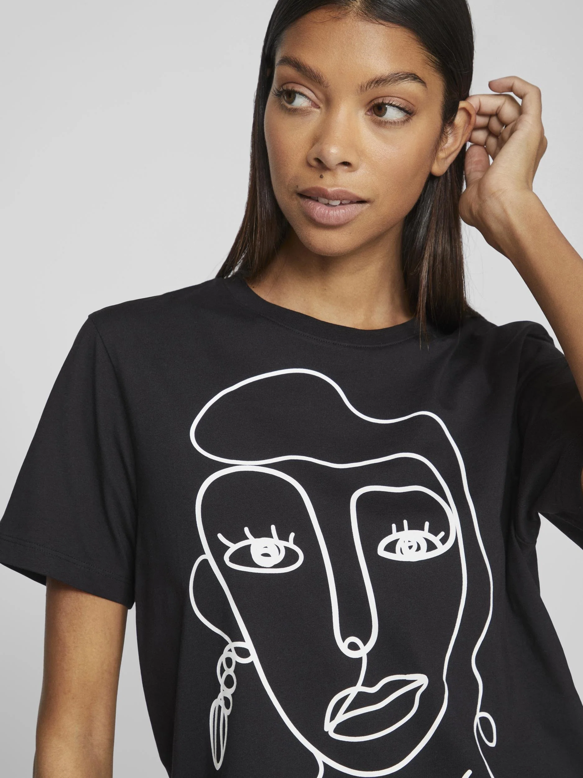 VIANNA T-SHIRT (BLACK/WHITE FACE) - Image 4