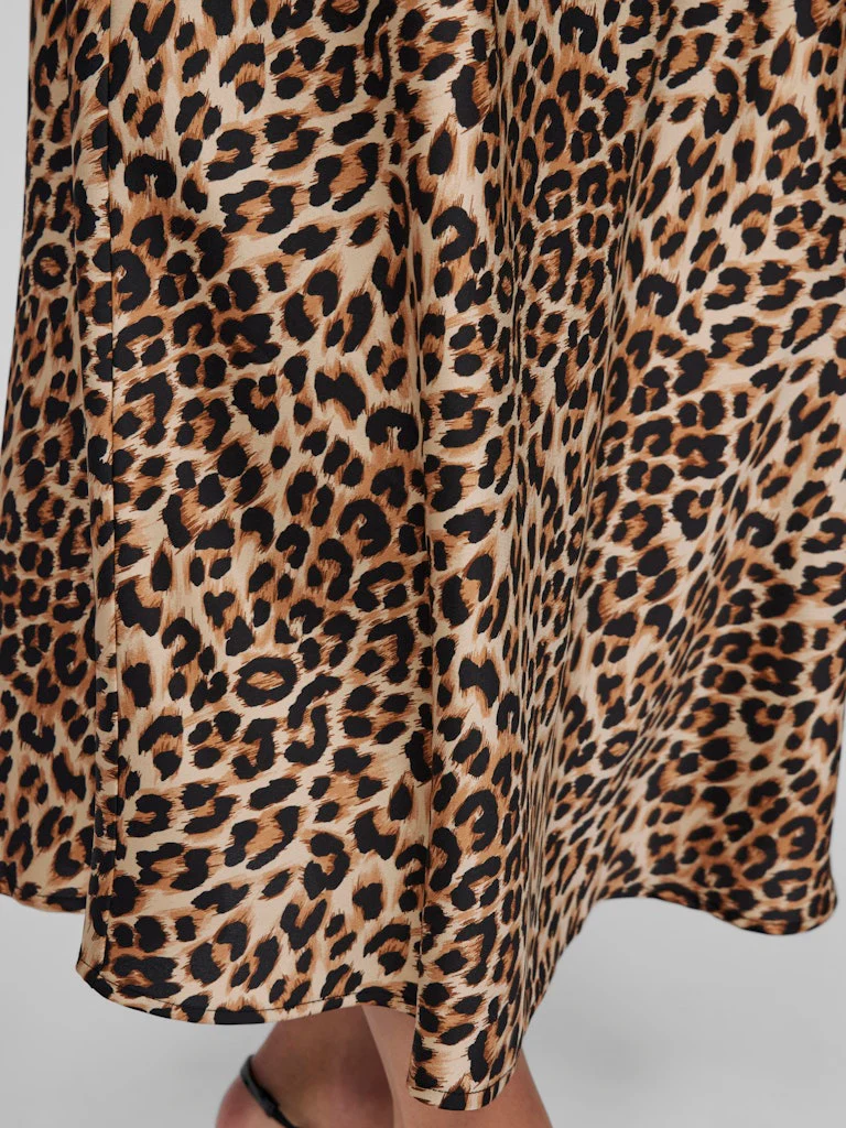 Vielette High Waisted Maxi Skirt (Caramel Cafe/Leopard) - Image 5